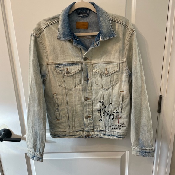 Zara Graffiti Art Oversized Distressed Denim Jacket - Picture 2 of 15